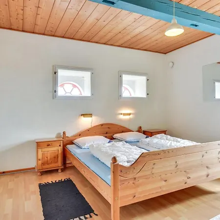Dom wakacyjny Tilla - 600m From The Sea By Interhome *