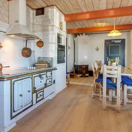Tilla - 600m From The Sea By Interhome Feriehus