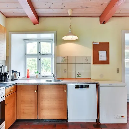 Dom wakacyjny Tilla - 600m From The Sea By Interhome *